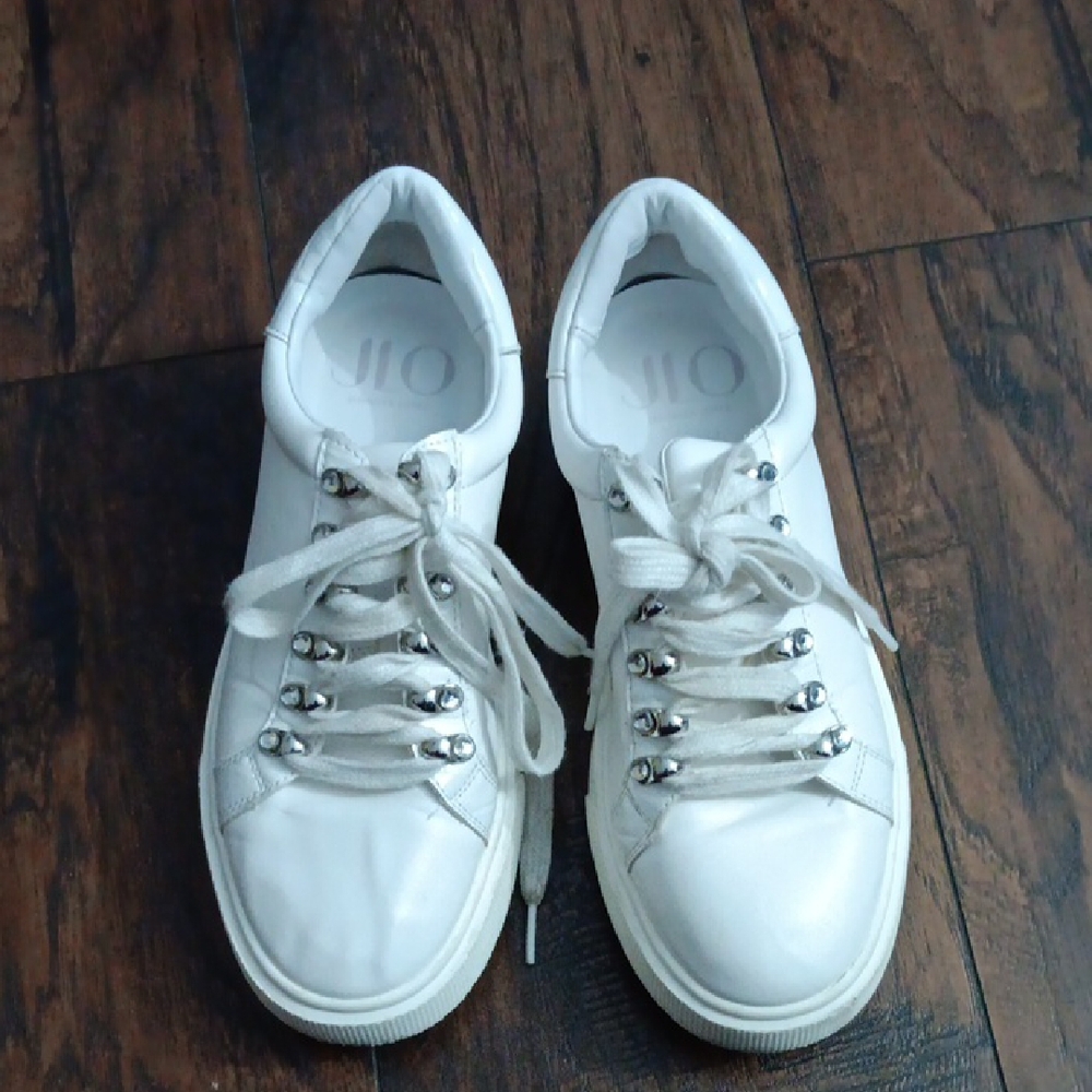 JENNIFER LOPEZ Amitres  Women's White Sneakers - 7.5M